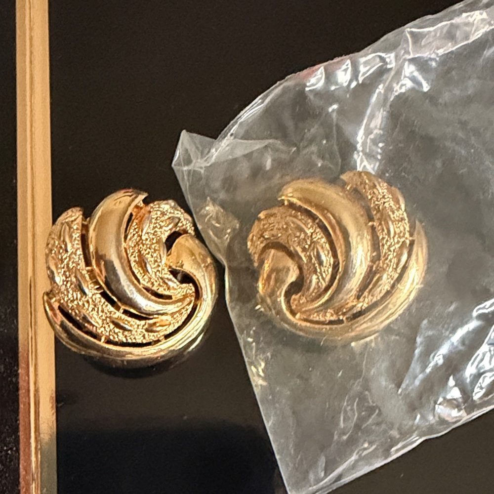 Trifari Gold Tone Swirl Clip Earrings